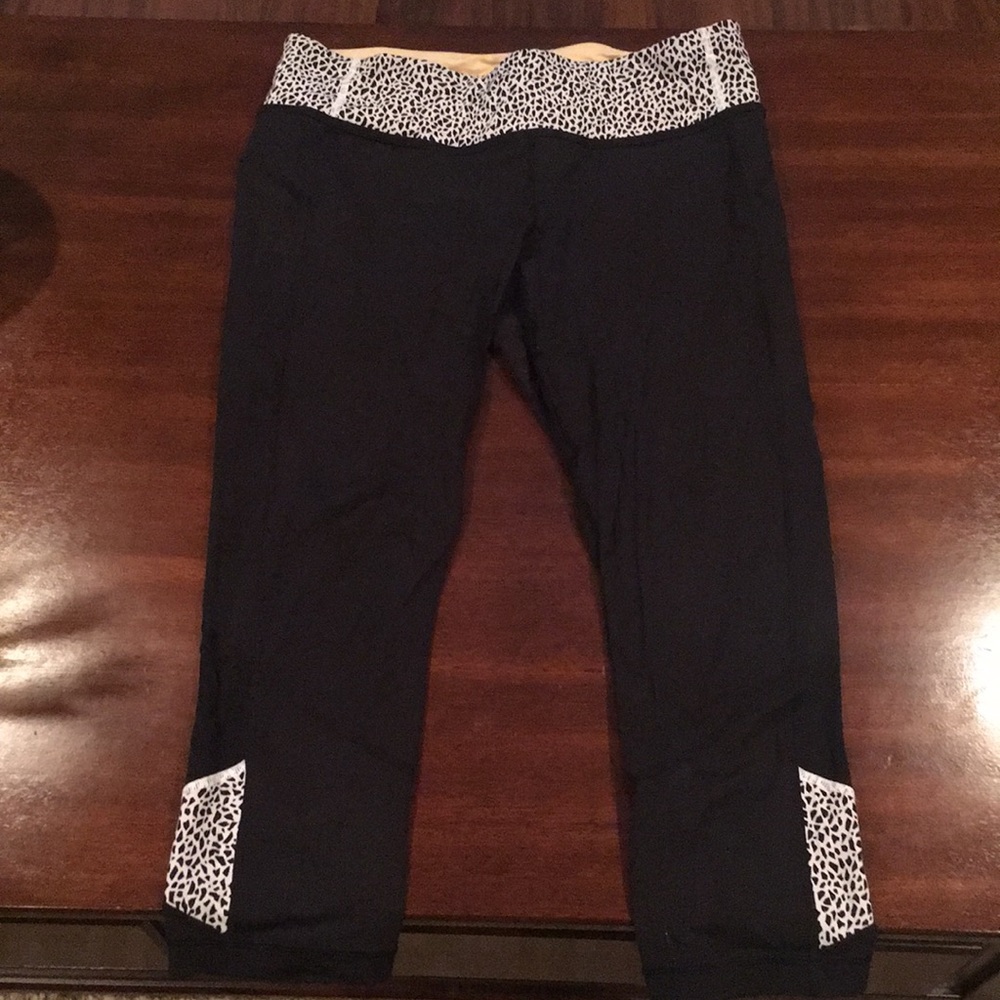 Authentic Lululemon Capris . Fun design. Size 10